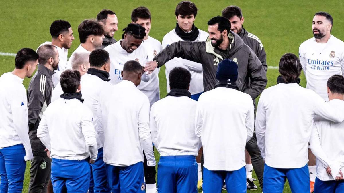 Álvaro Arbeloa y los jugadores del Real Madrid en un entrenamiento. 
