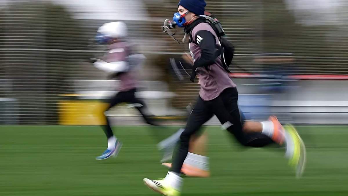 Pintus y la prueba de las máscaras a Mastantuono y resto de jugadores del Madrid: "No lo ví en mi vida" Pintus y la prueba de las máscaras a Mastantuono y resto de jugadores del Madrid: "No lo ví en mi vida"