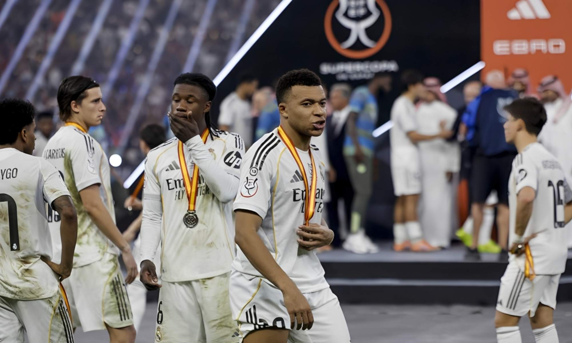 Este futbolista renueva y se aleja definitivamente del Real Madrid
