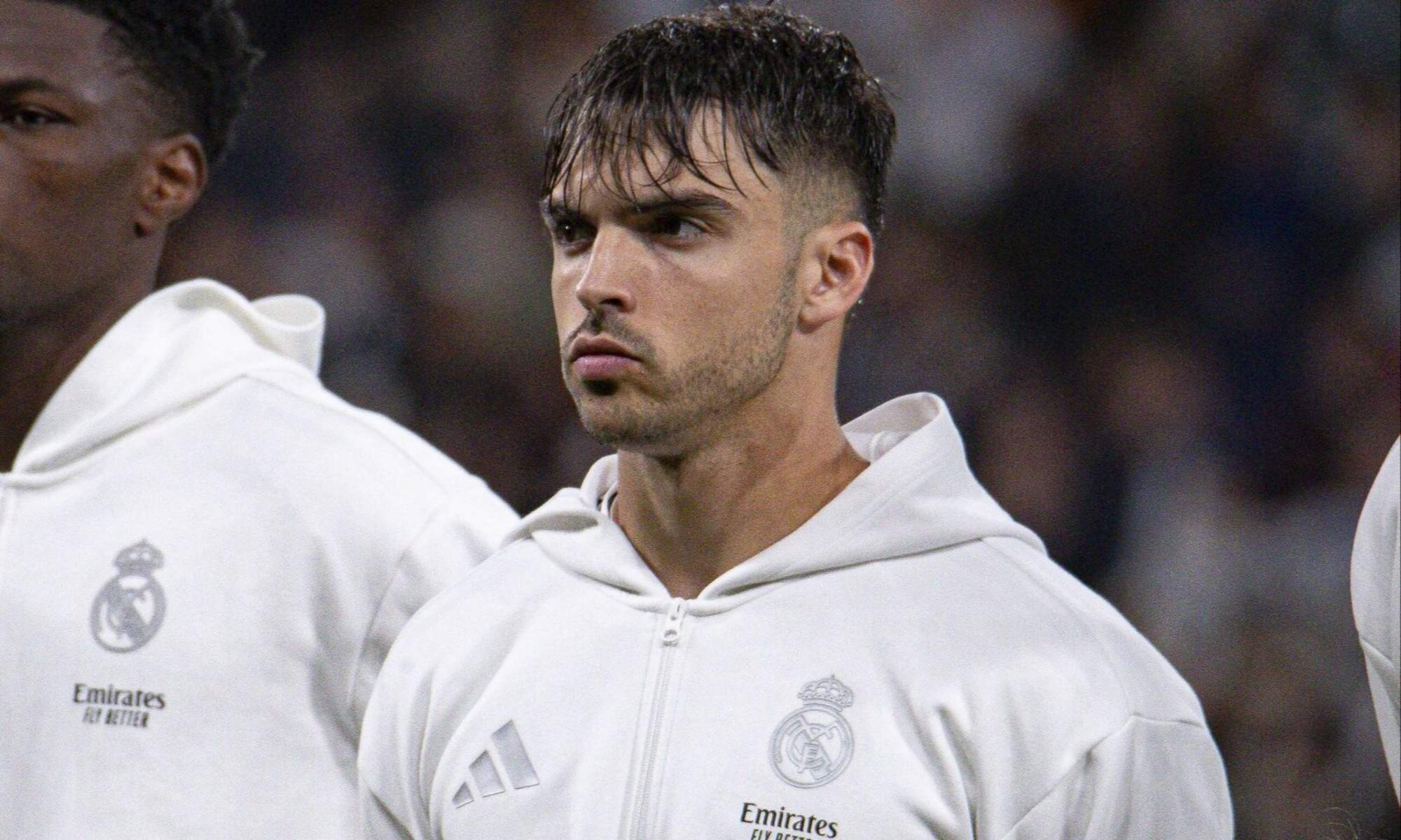 Raúl Asencio, de 6 a 8 semanas de baja para acabar jugando en Mestalla con un plan médico muy especial