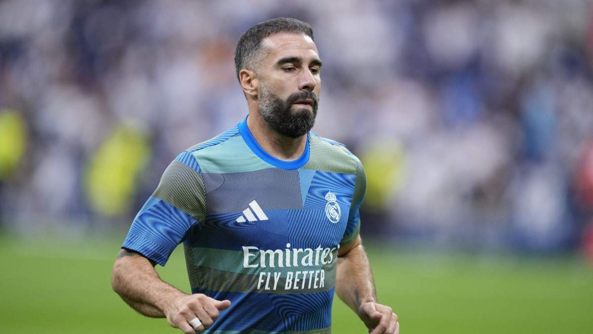 Dani Carvajal, durante un calentamiento previo a un partido del Real Madrid.