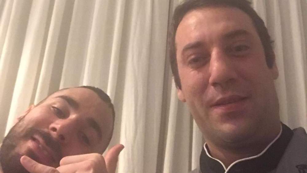 Karim Benzema, junto a Alberto Mastromatteo, el chef que le ha hecho evolucionar y convertirse en el gran futbolista que hoy es.