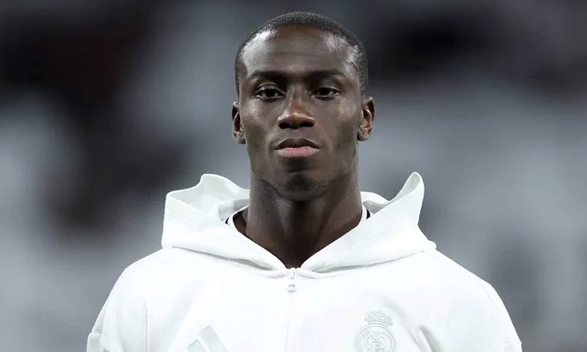 Ferland Mendy en la previa de un partido del Real Madrid.