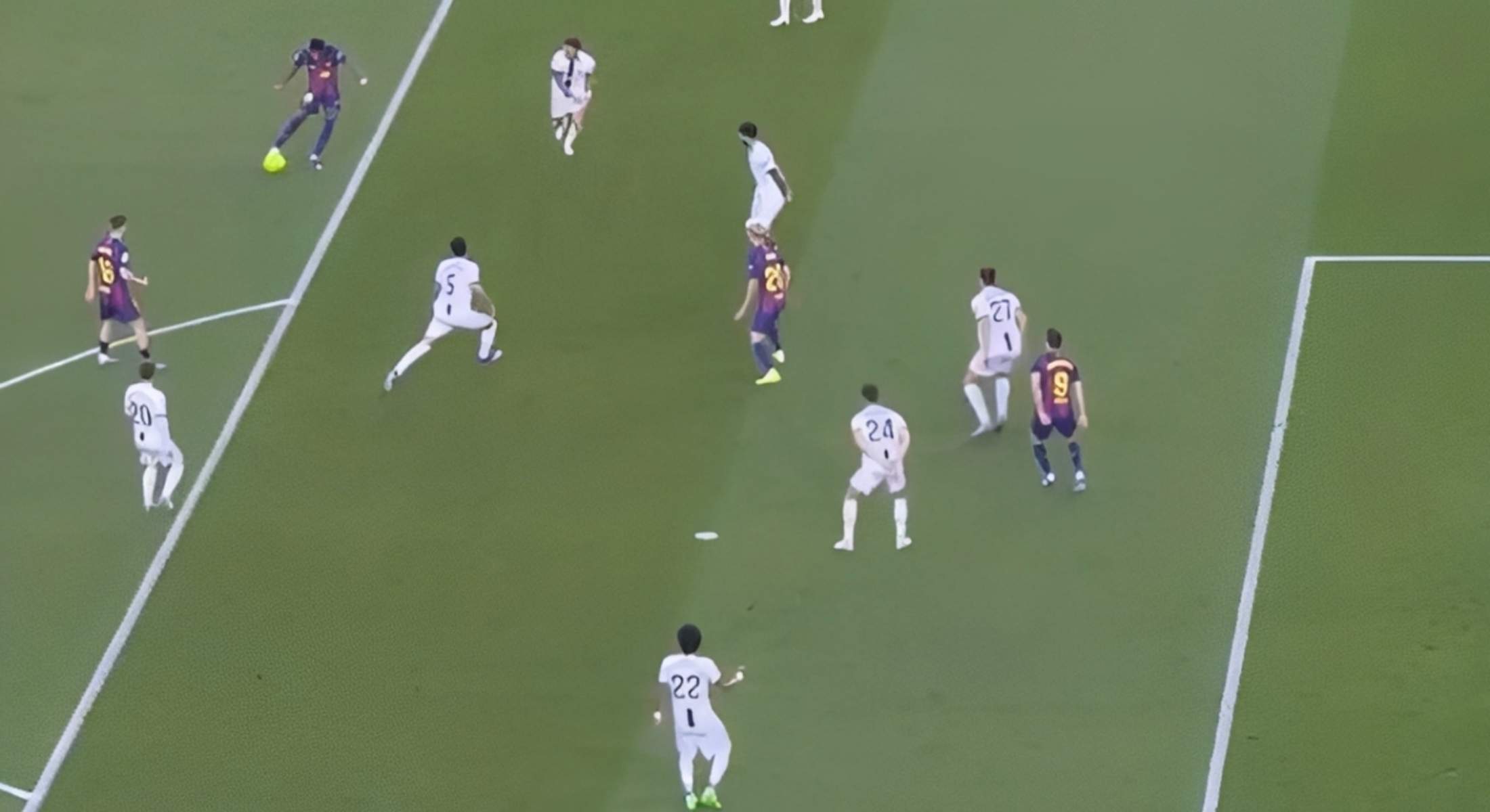 Gol de Lewandowski en fuera de juego Gol de Lewandowski en fuera de juego