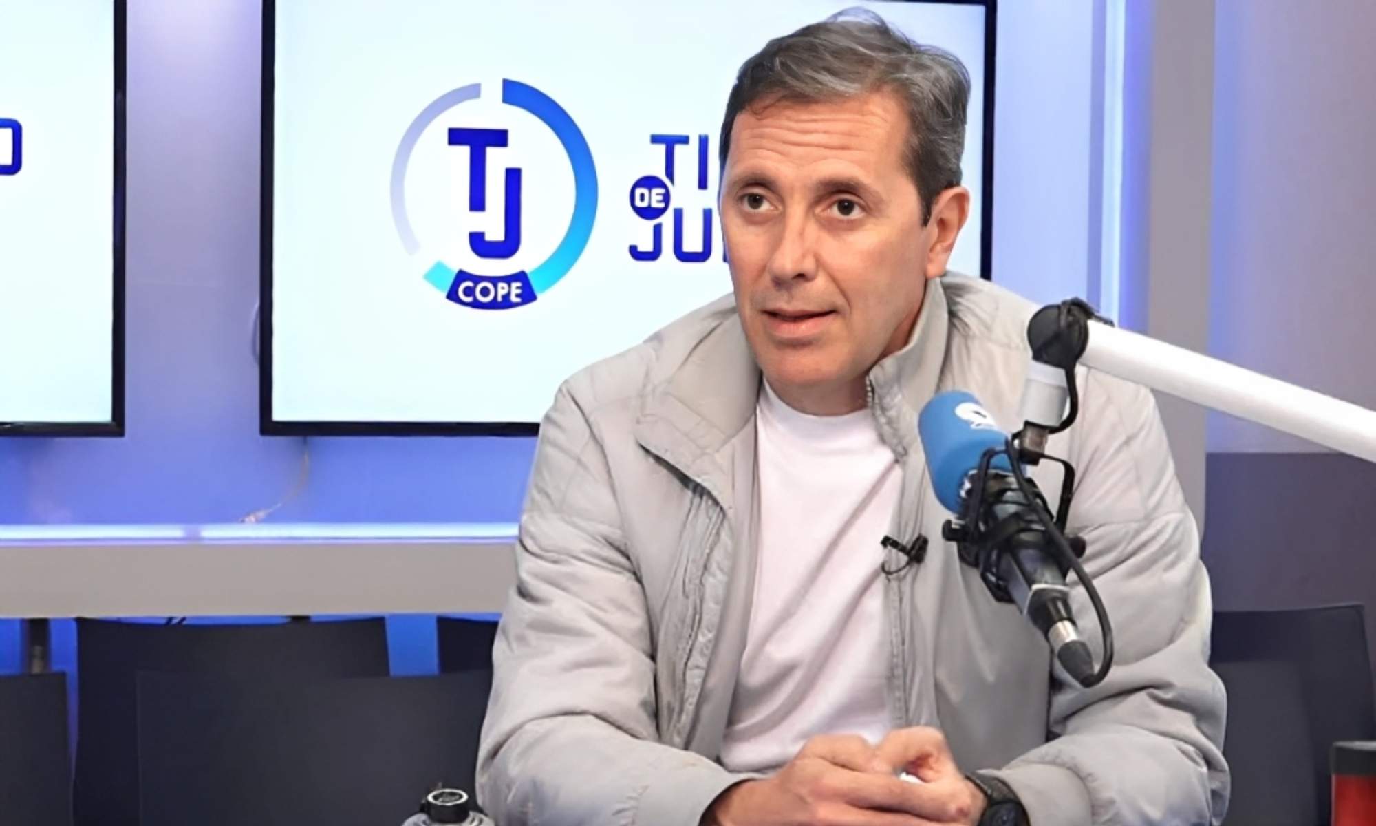Paco González estalla por el protocolo VAR
