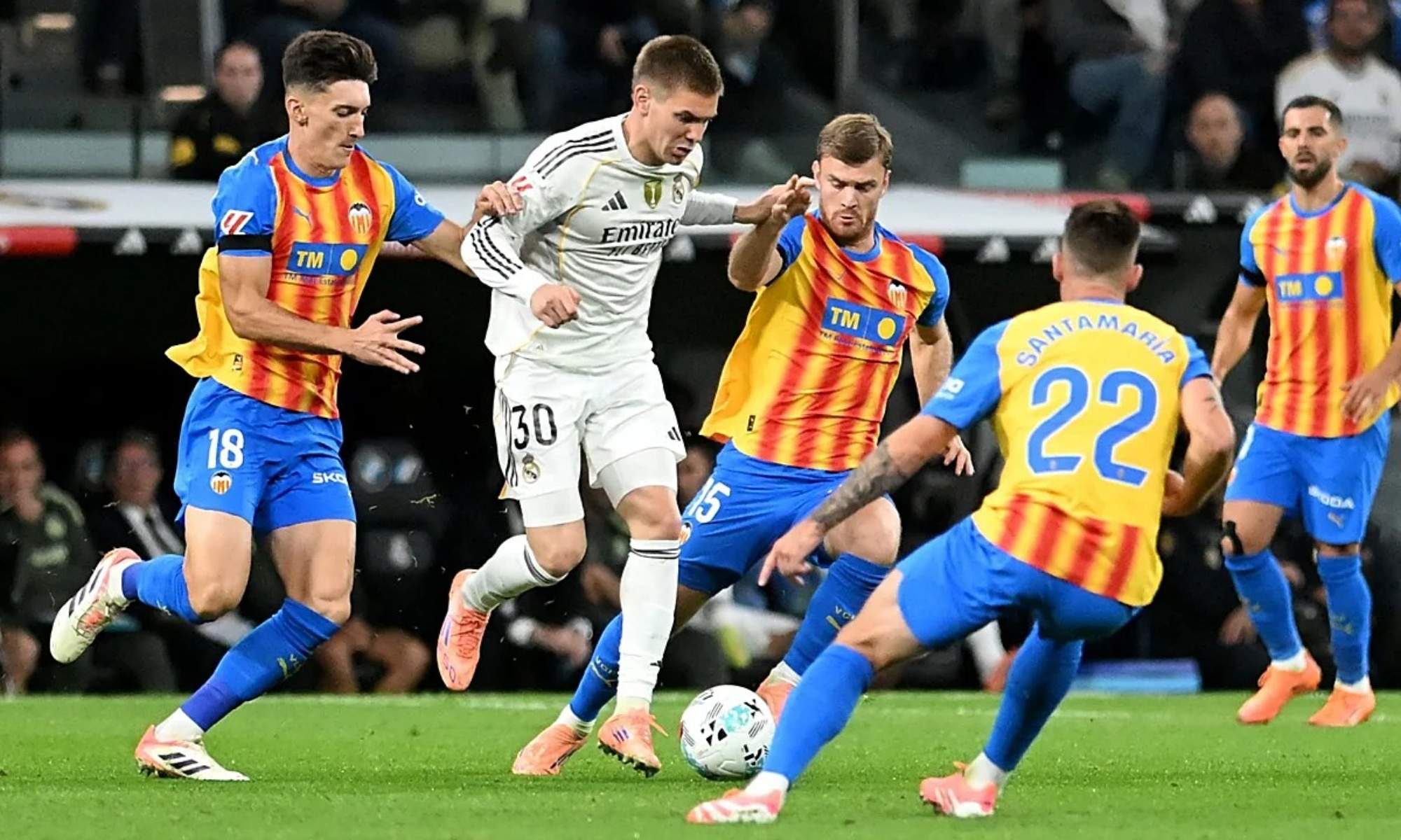 Confirmado, baja de última hora en el Valencia que deja su defensa en cuadro ante el Real Madrid