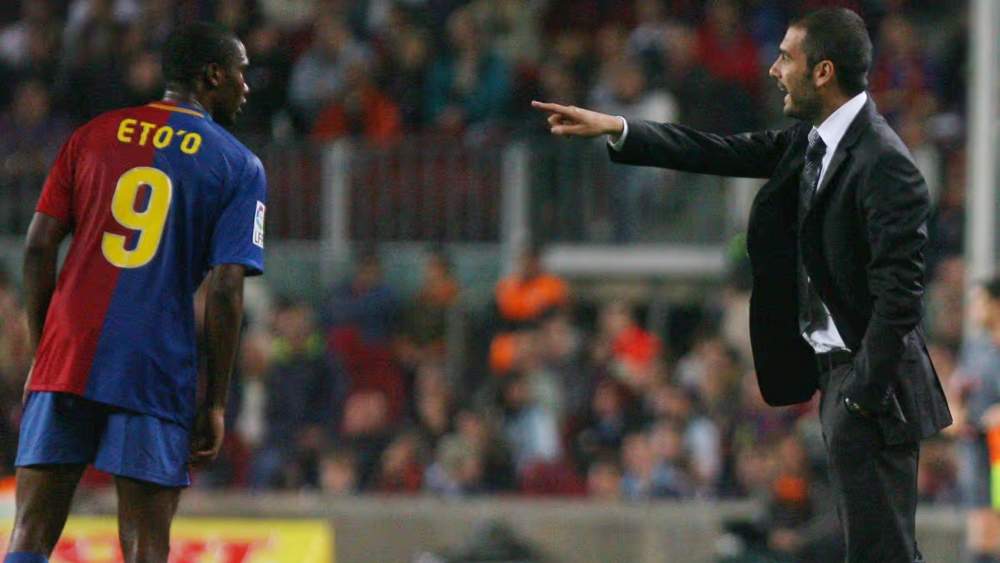 Samuel Eto'o y Pep Guardiola, durante un partido del Barça. Samuel Eto'o y Pep Guardiola, durante un partido del Barça.
