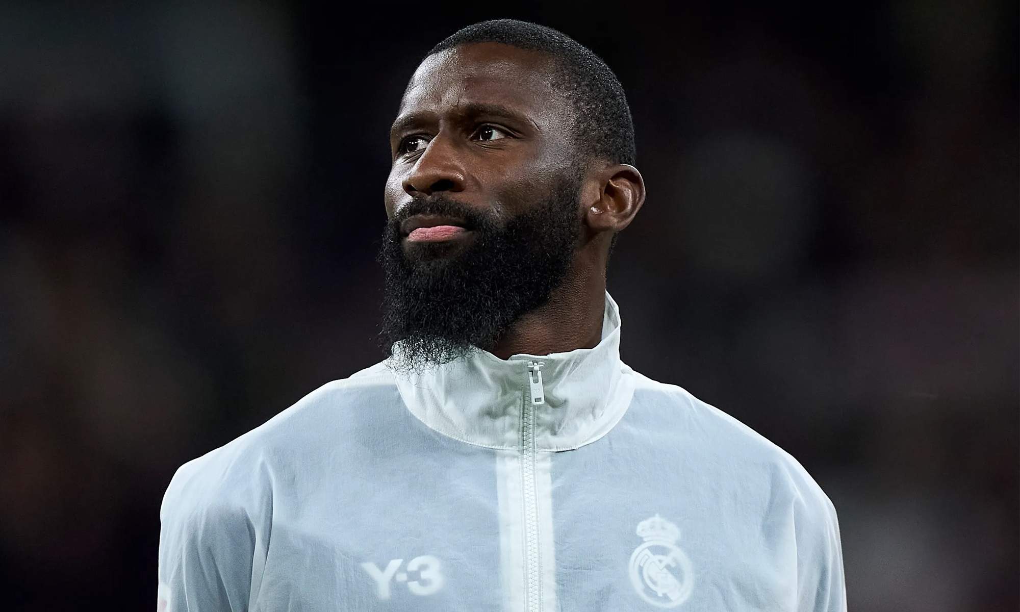 Antonio Rüdiger antes de jugar un partido con el Real Madrid.
