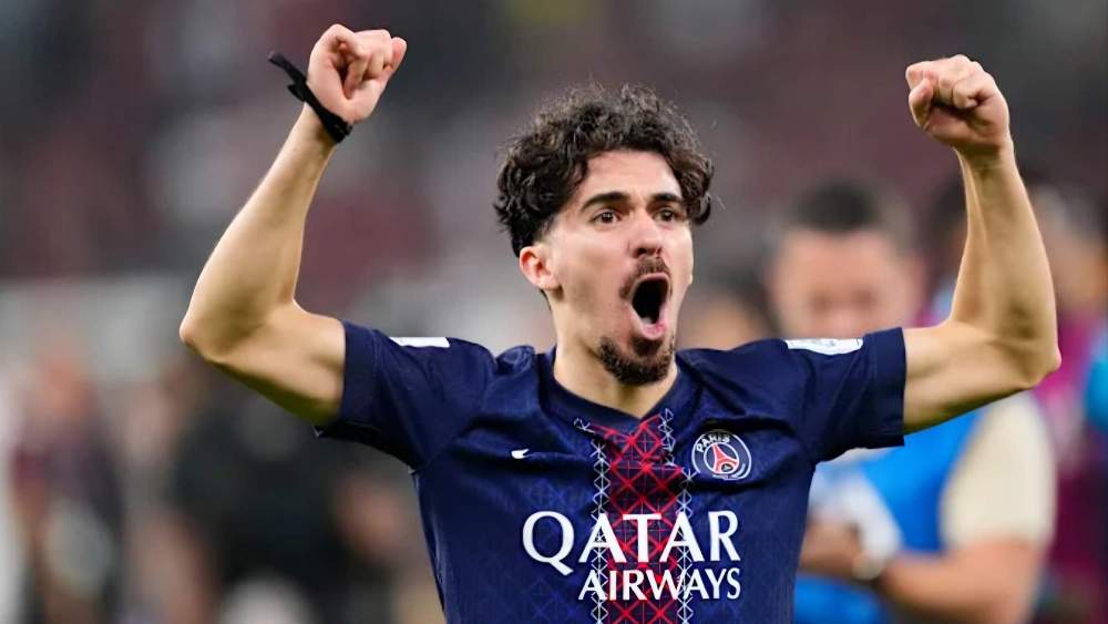 Vitinha, celebrando un gol con el PSG.
