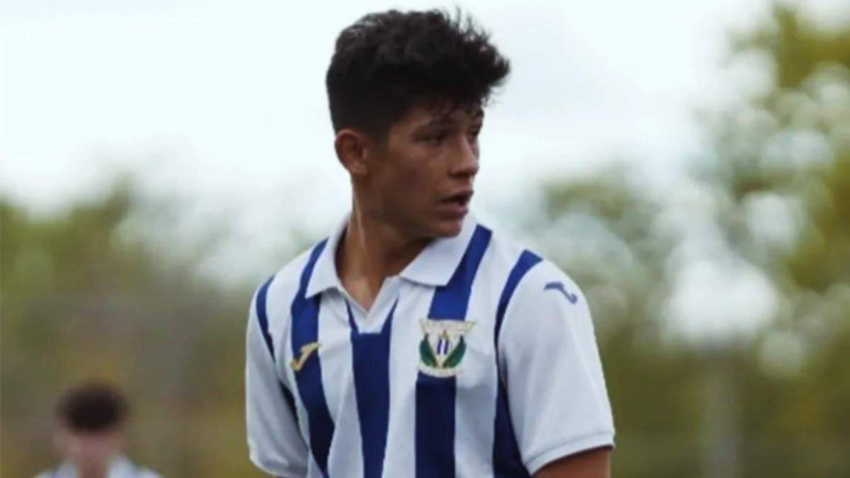 Aaron Silva jugando un partido con el Leganés.