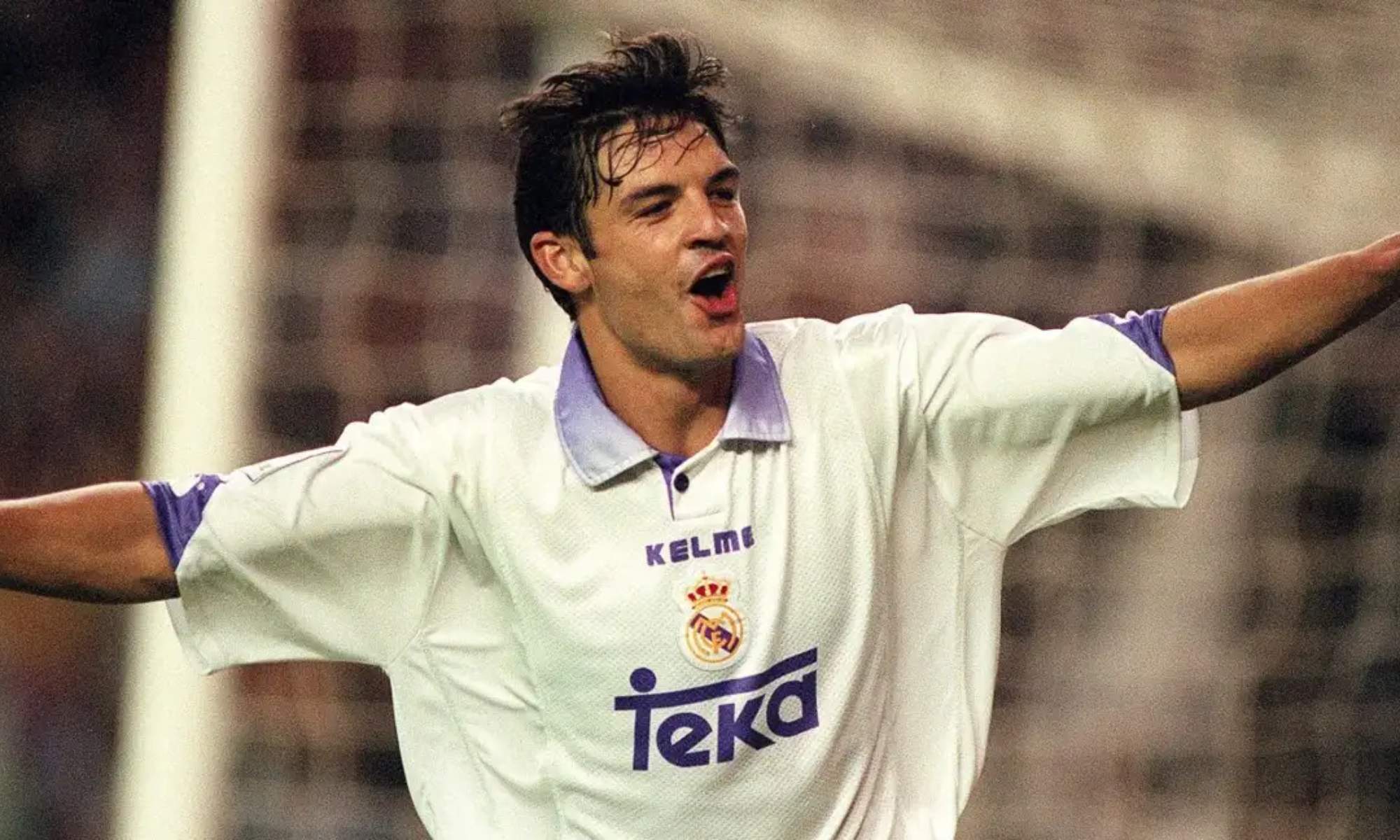 Fernando Morientes, celebrando un gol con el Real Madrid.