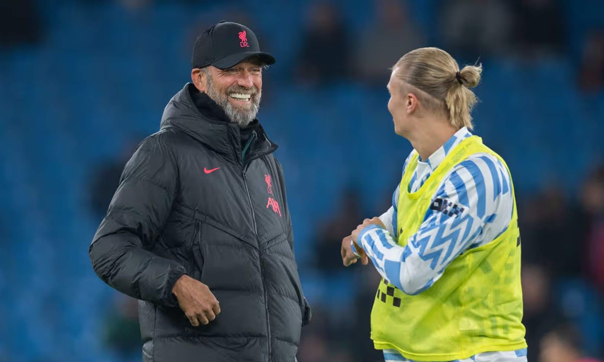 Erling Haaland saludando a Jurgen Klopp.