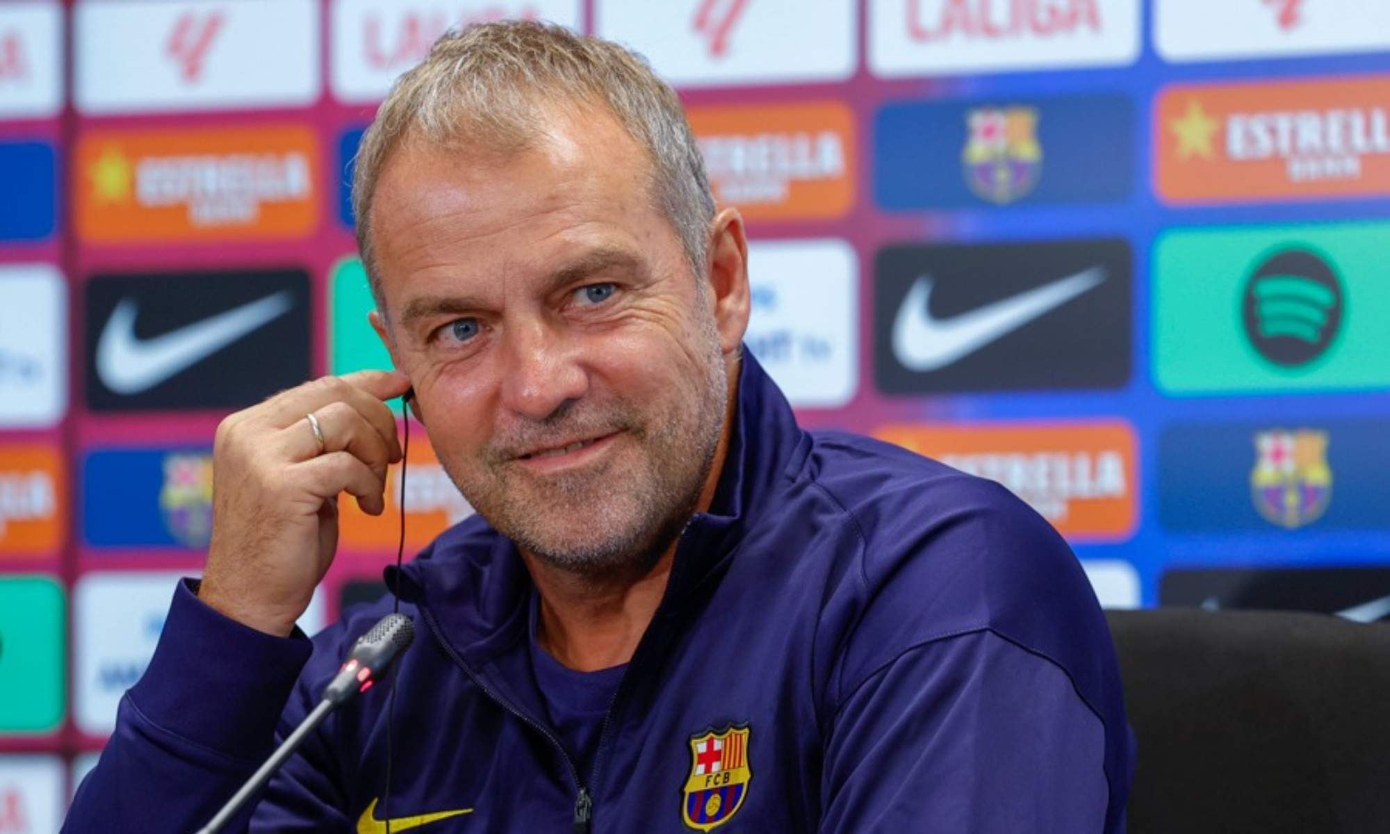 Hansi Flick y el Barcelona confirman que son un fraude: de salvar a los árbitros a criticarlos con una carta