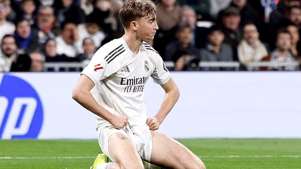 Dean Huijsen volvió a levantar dudas tras un penalti que cometió sobre Yangel Herrera.