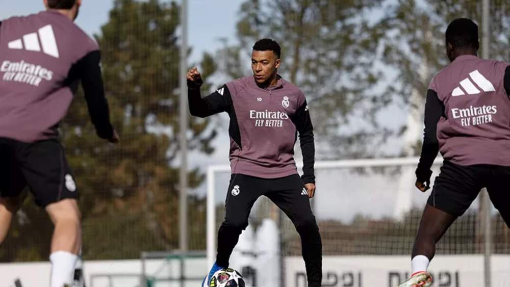 Kylian Mbappé, en el entrenamiento de este domingo en Valdebebas. Kylian Mbappé, en el entrenamiento de este domingo en Valdebebas.