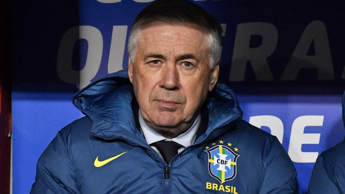 Ancelotti en un partido con Brasil