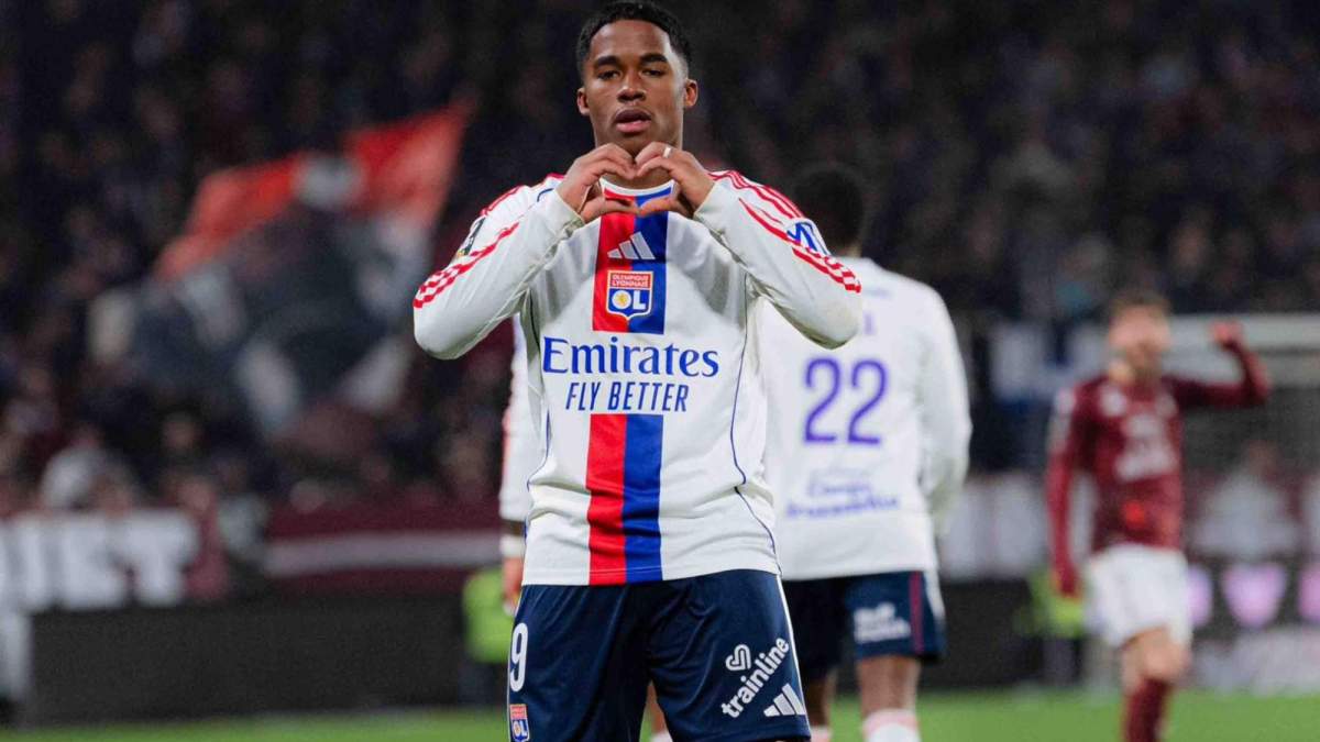 Endrick celebrando un gol con el Lyon