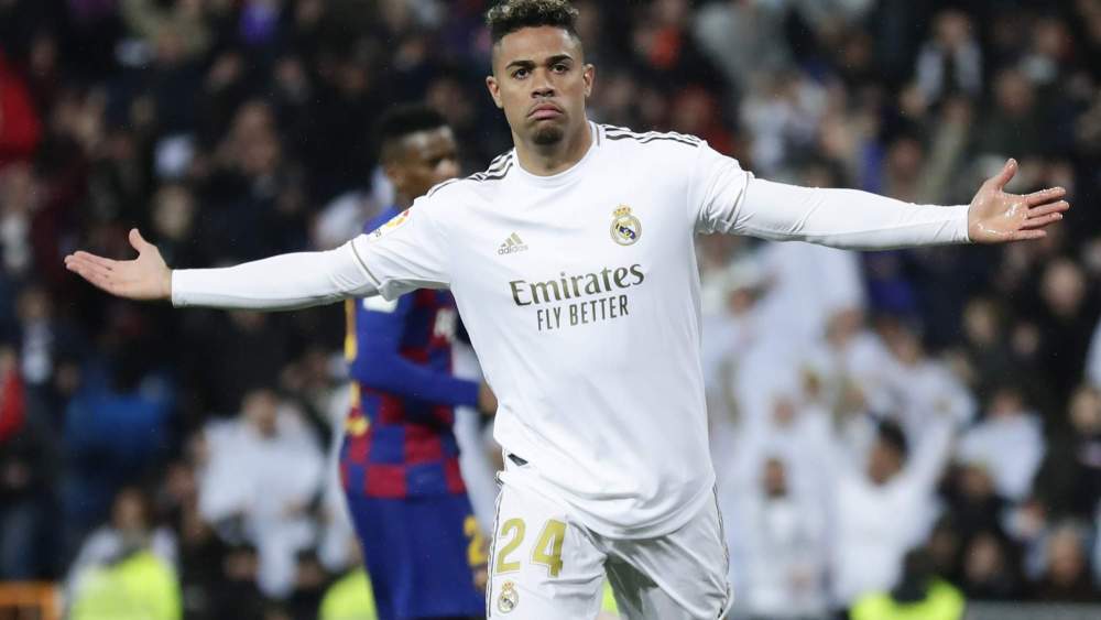 Mariano Díaz, celebrando un gol con el Real Madrid.