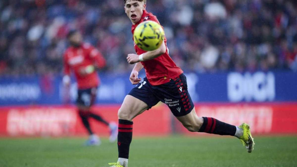 Víctor Muñoz durante un partido con el CA Osasuna
