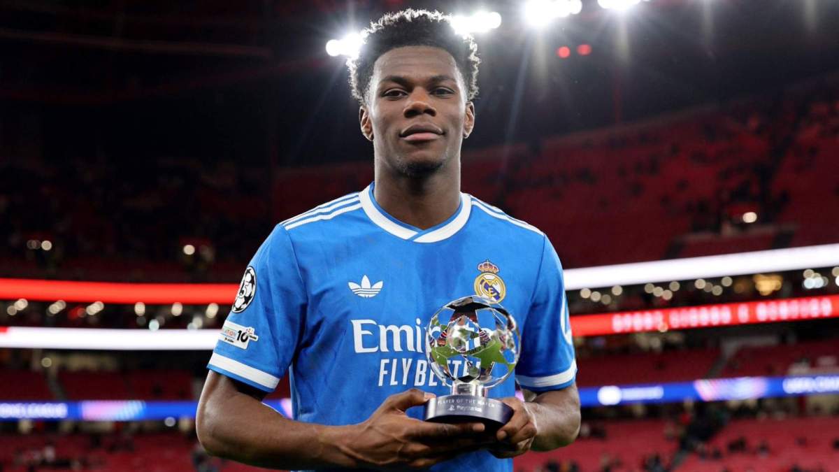 Tchouaméni con el premio de MVP