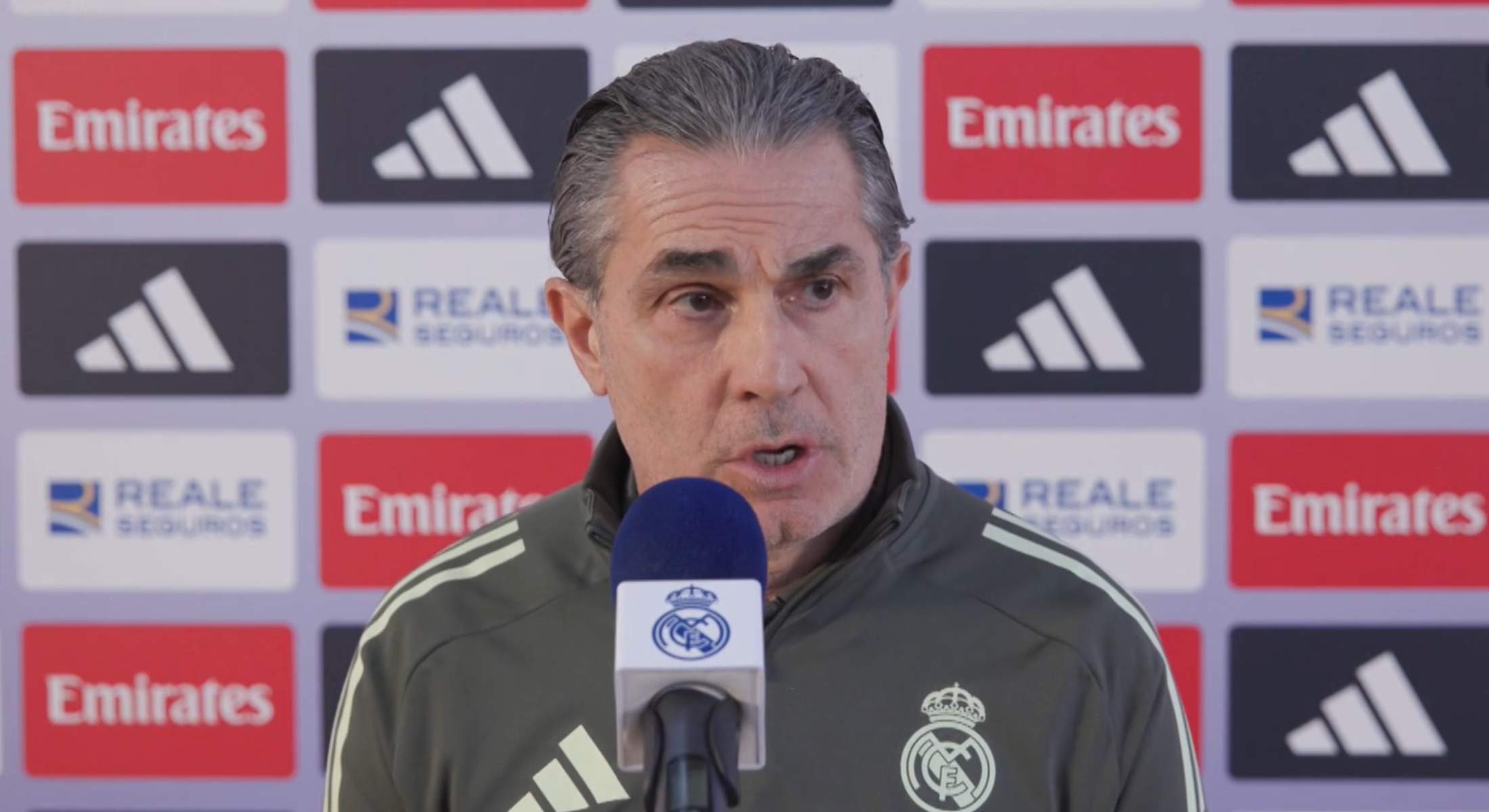 Scariolo responde elegante a las quejas por los arbitrajes Scariolo responde elegante a las quejas por los arbitrajes