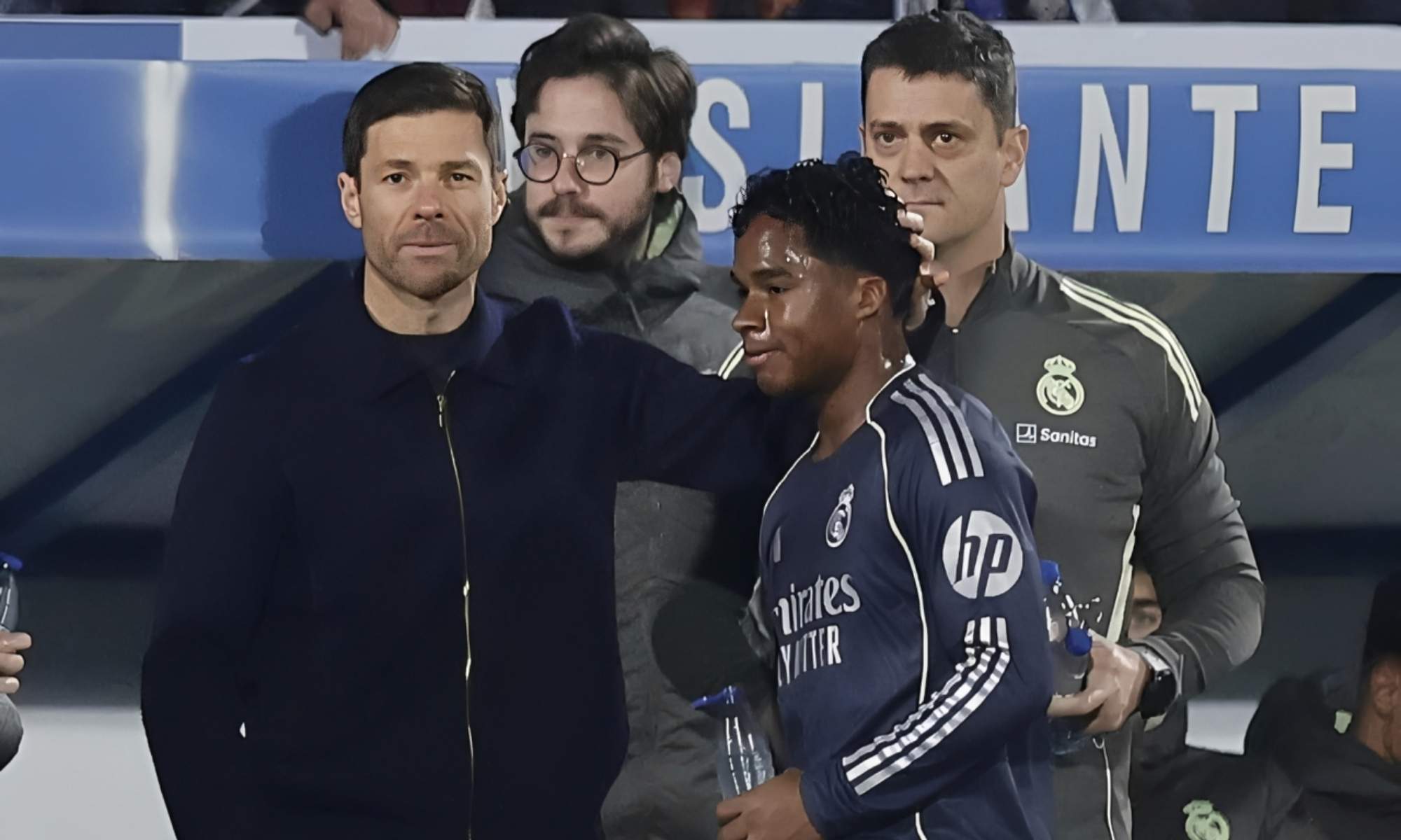 Endrick 'imita' a Xabi Alonso en el Olympique de Lyon