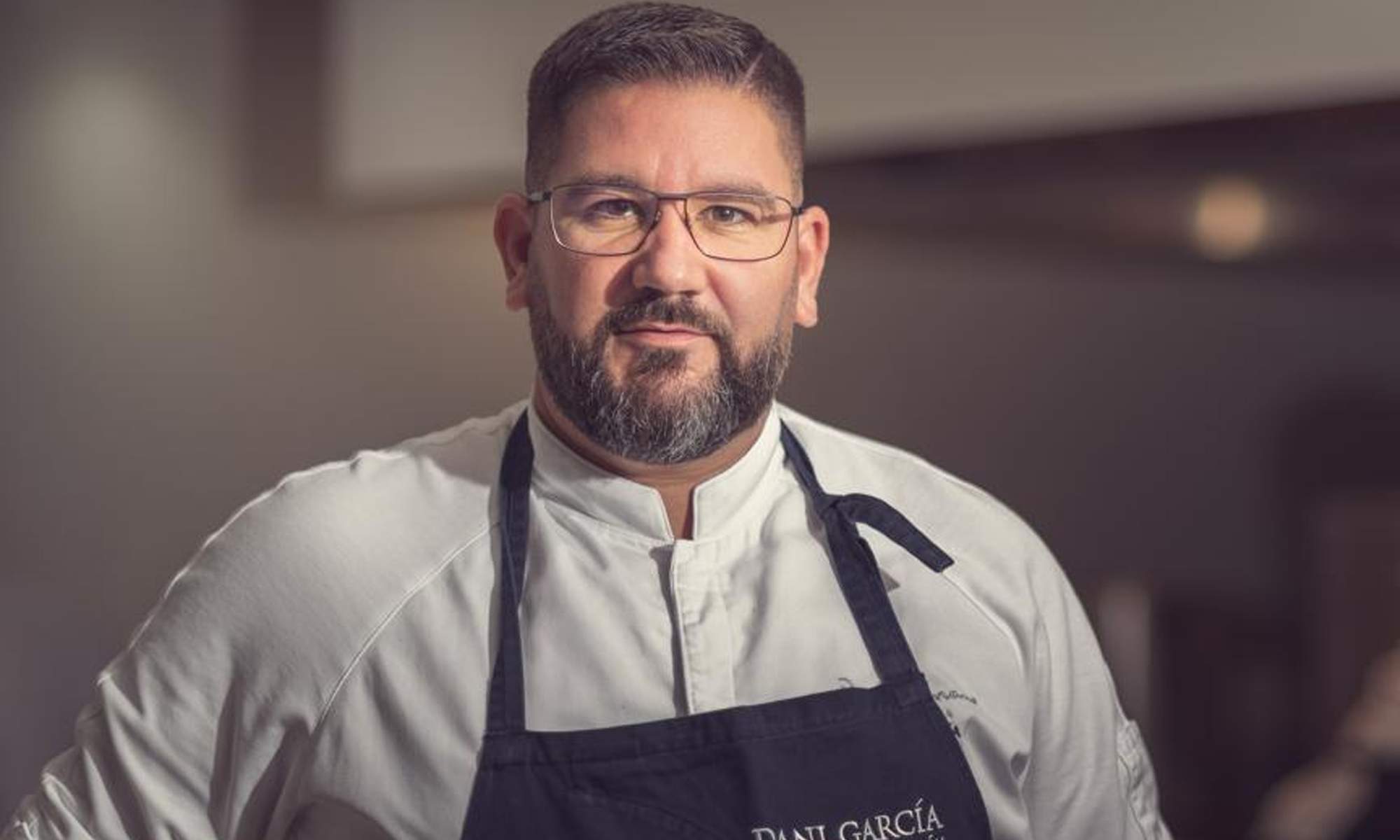 El chef Dani García en una cocina.