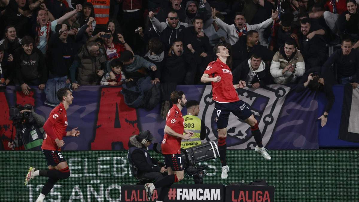 Jugadores del Osasuna celebrando uno de los goles ante el Real Madrid Jugadores del Osasuna celebrando uno de los goles ante el Real Madrid