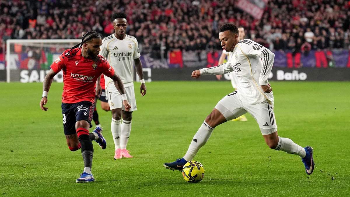 Mbappé durante el Osasuna Real Madrd