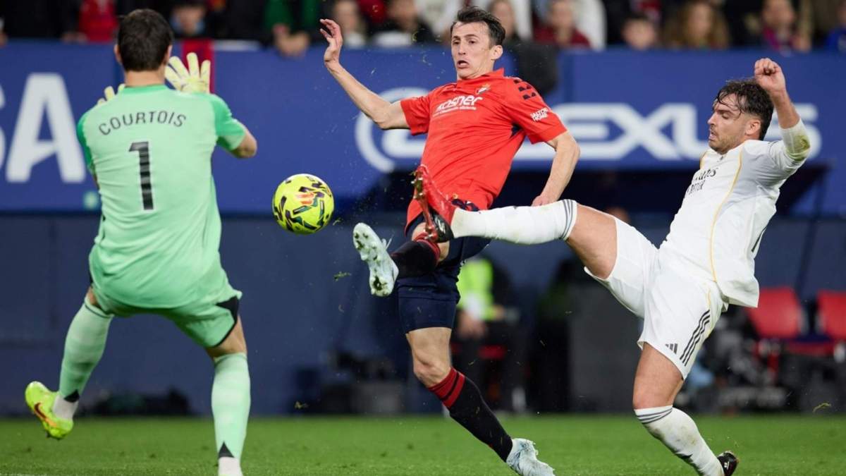 El audio del VAR del penalti de Courtois a Budimir en el Osasuna - Real Madrid El audio del VAR del penalti de Courtois a Budimir en el Osasuna - Real Madrid