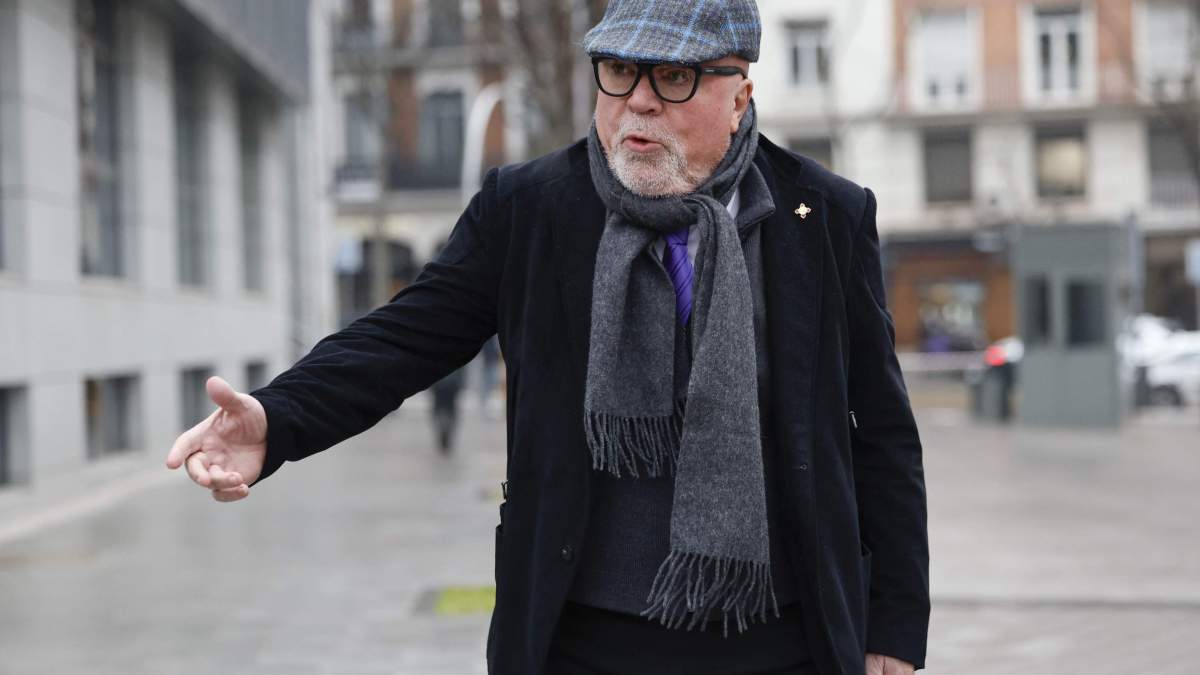 Villarejo concediendo una entrevista. Villarejo concediendo una entrevista.