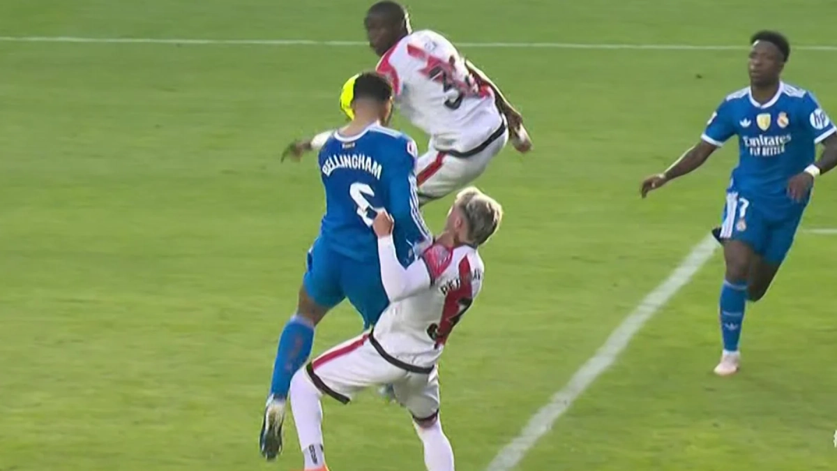 Penalti a Bellingham en Vallecas