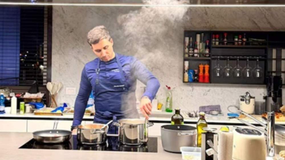 Leonardo Cannavale, cocinando. Leonardo Cannavale, cocinando.