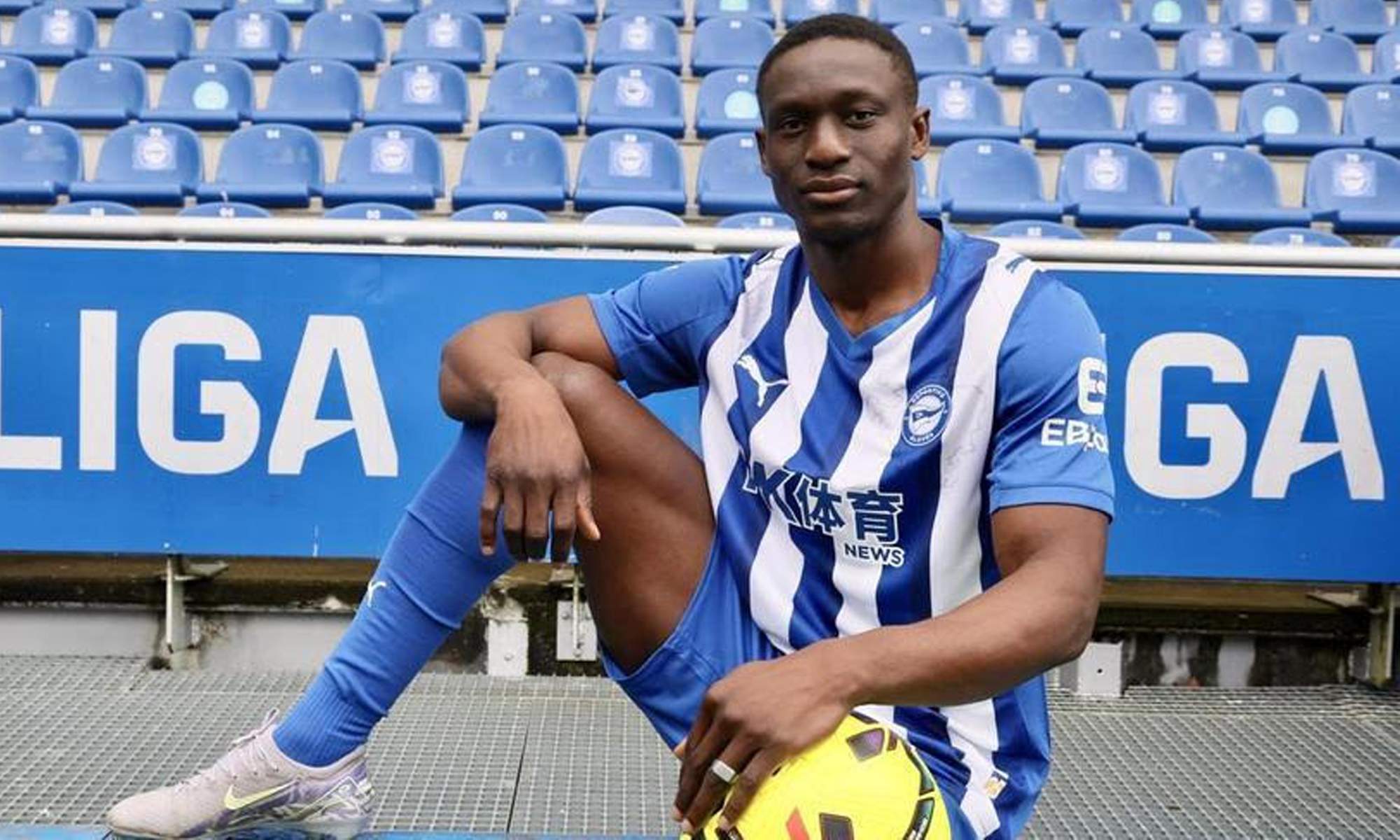 Victory Okoria, futbolista del Alavés. 