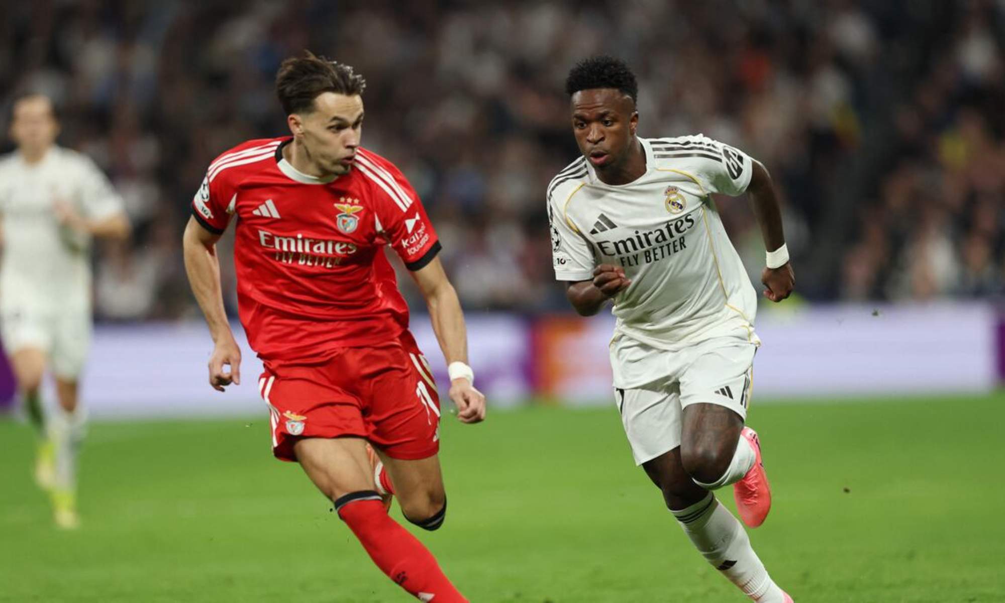 Vinicius Junior, en una jugada de ataque en el partido de este miércoles contra el Benfica.