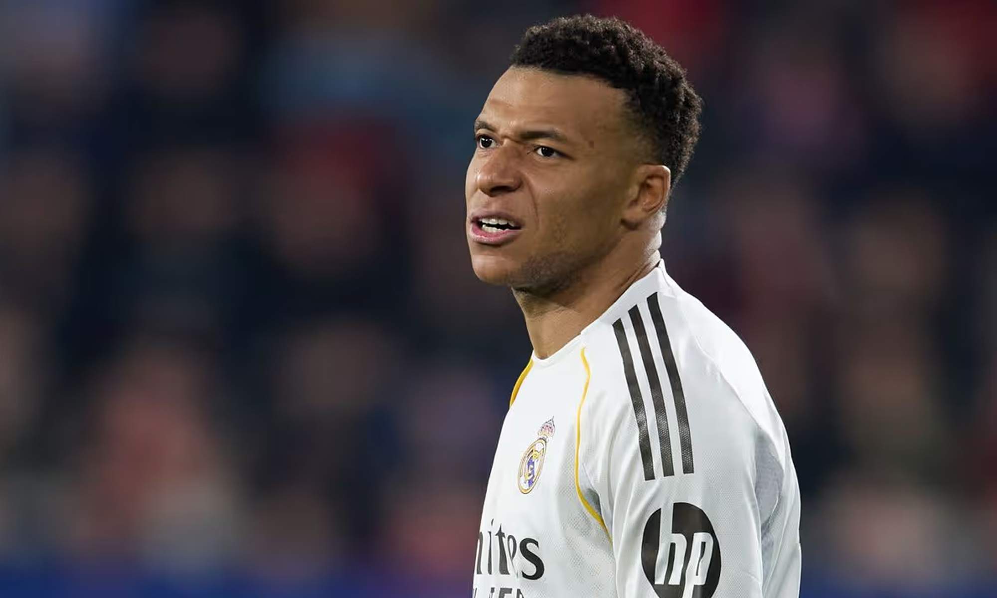 Kylian Mbappé disputando un partido con el Real Madrid.