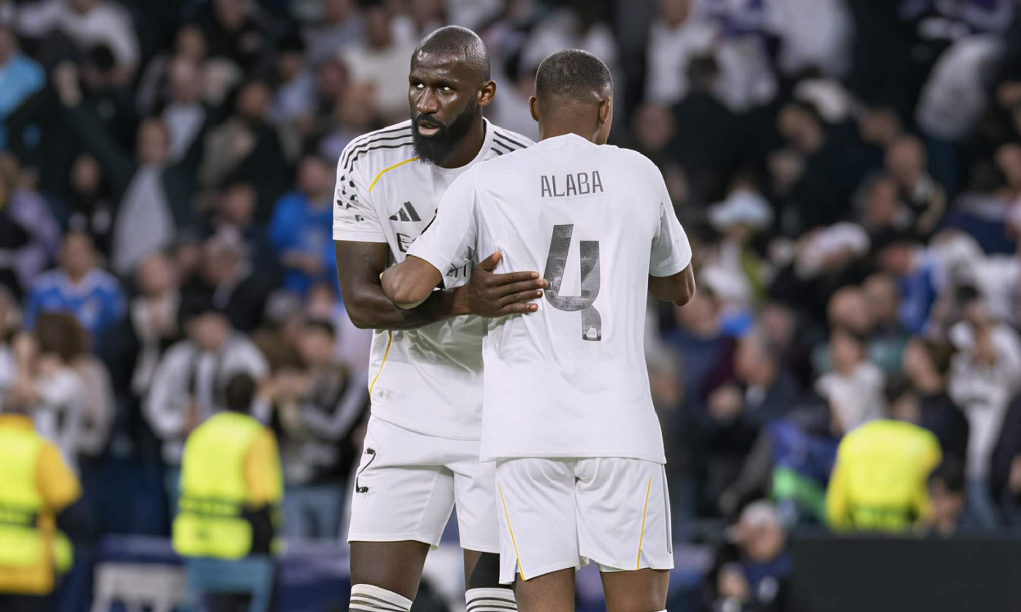 Antonio Rüdiger y David Alaba, en el partido contra el Benfica del pasado miércoles en el Santiago Bernabéu.