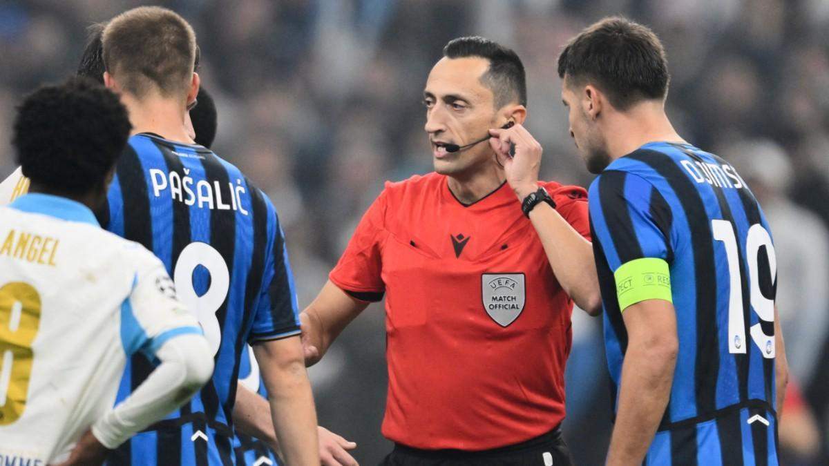 Sánchez Martínez durante el Atalanta Borussia Dortmund