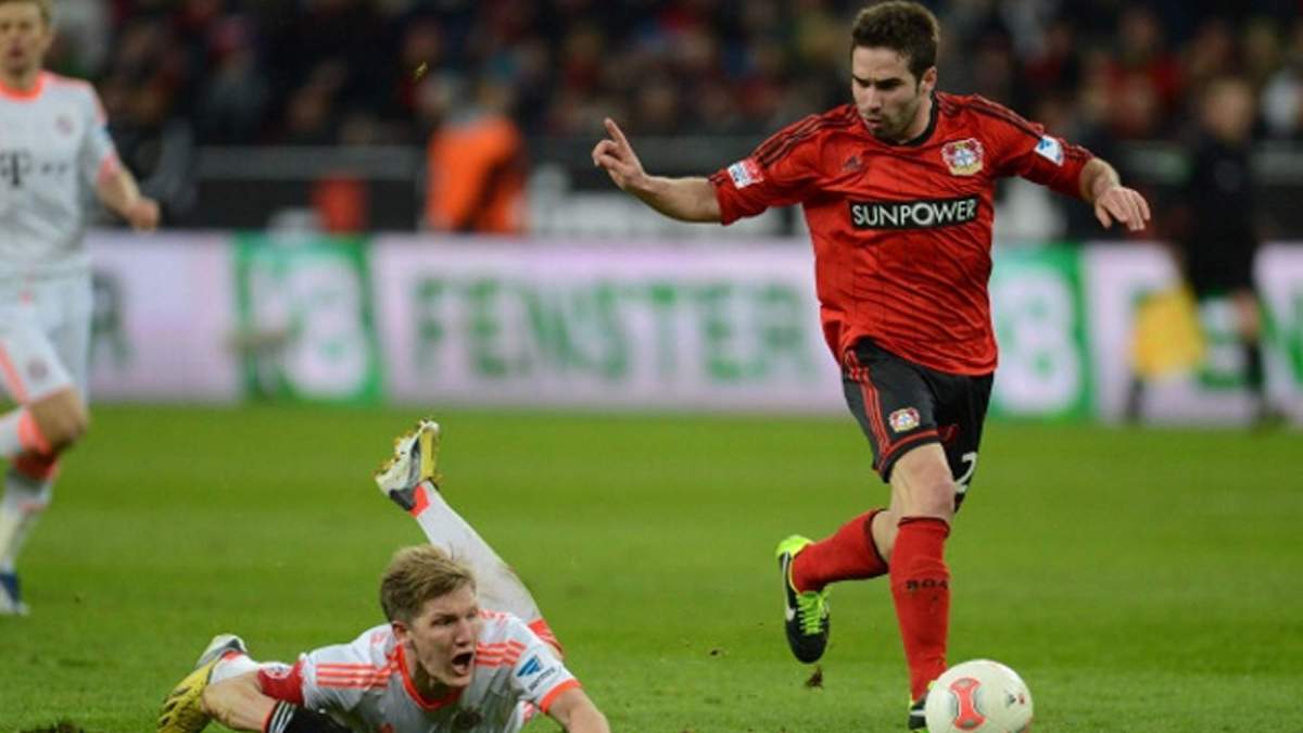 Dani Carvajal jugando un partido contra el Bayer Leverkusen. Dani Carvajal jugando un partido contra el Bayer Leverkusen.