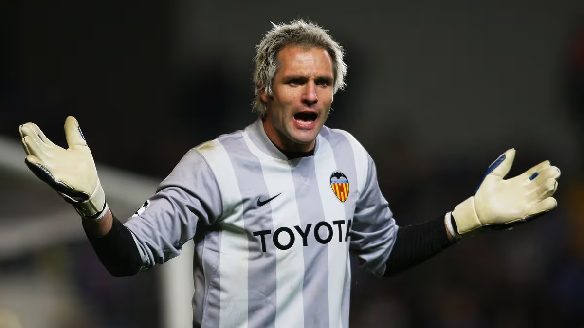 Santi Cañizares jugando un partido con el Valencia. Santi Cañizares jugando un partido con el Valencia.