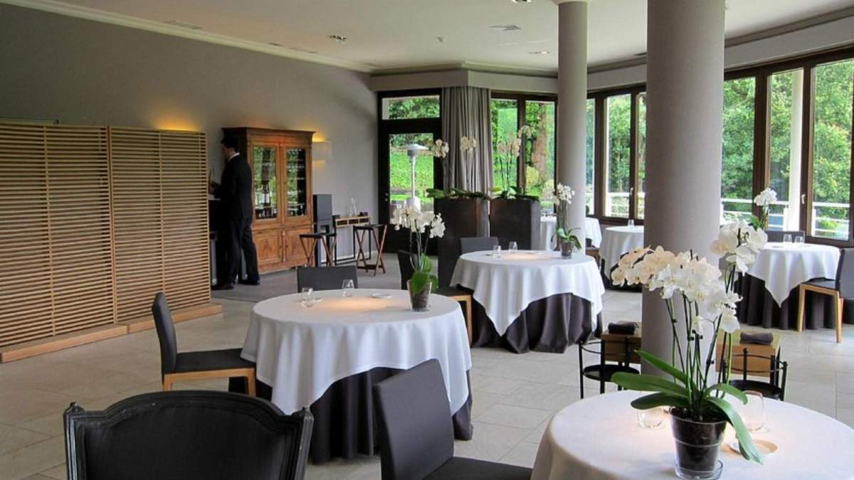 Interior del restaurante Martín Berasategui