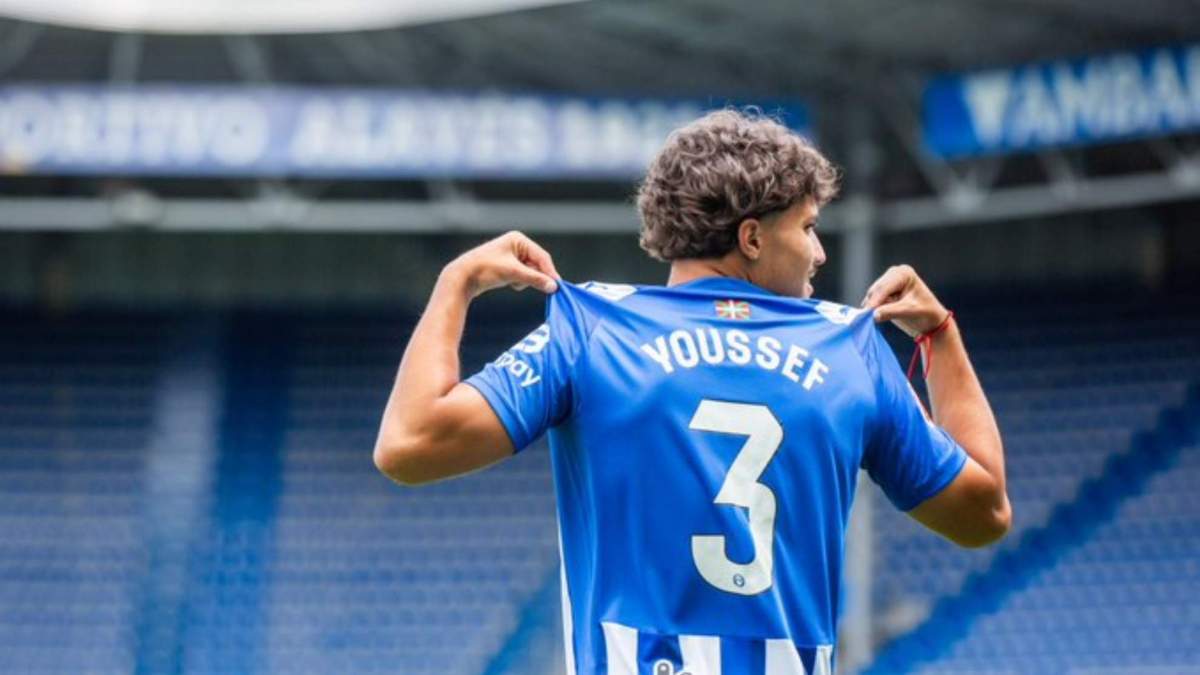 Yusi durante su presentación con el Alavés Yusi durante su presentación con el Alavés