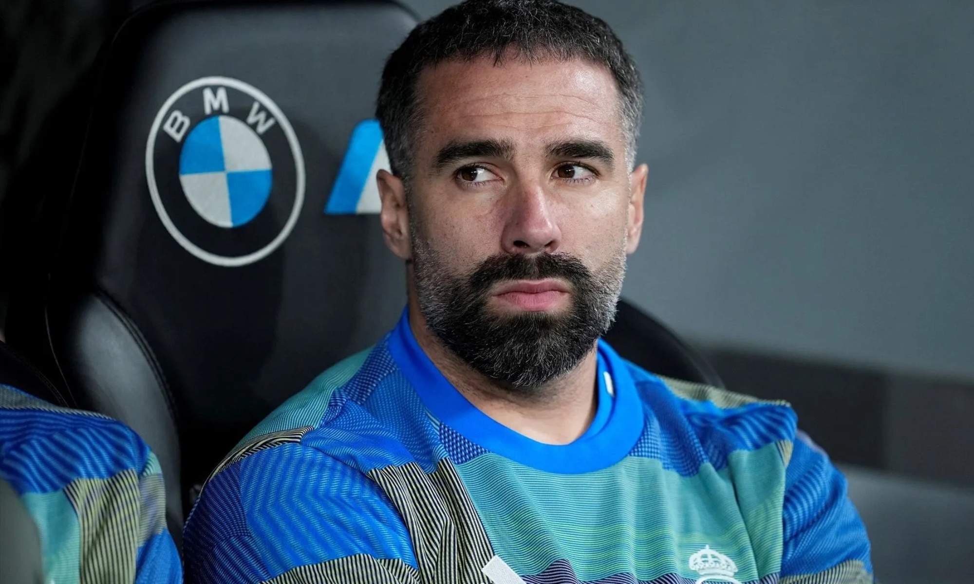 Carvajal en el banquillo del Santiago Bernabéu