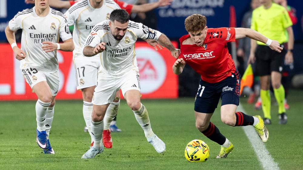 Dani Carvajal, con Víctor Muñoz, en el encuentro del Real Madrid contra Osasuna del pasado 21 de febrero. Dani Carvajal, con Víctor Muñoz, en el encuentro del Real Madrid contra Osasuna del pasado 21 de febrero.