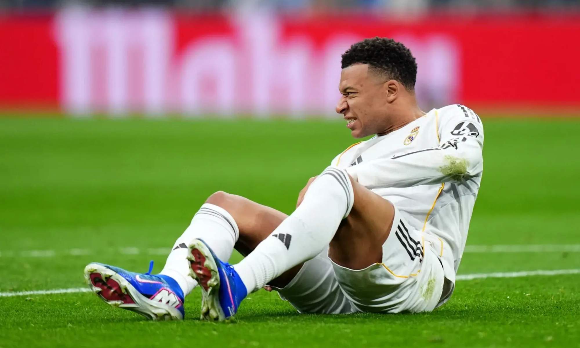 Kylian Mbappé tiene un esguince en su rodilla izquierda: lo confirma el Real Madrid Kylian Mbappé tiene un esguince en su rodilla izquierda: lo confirma el Real Madrid