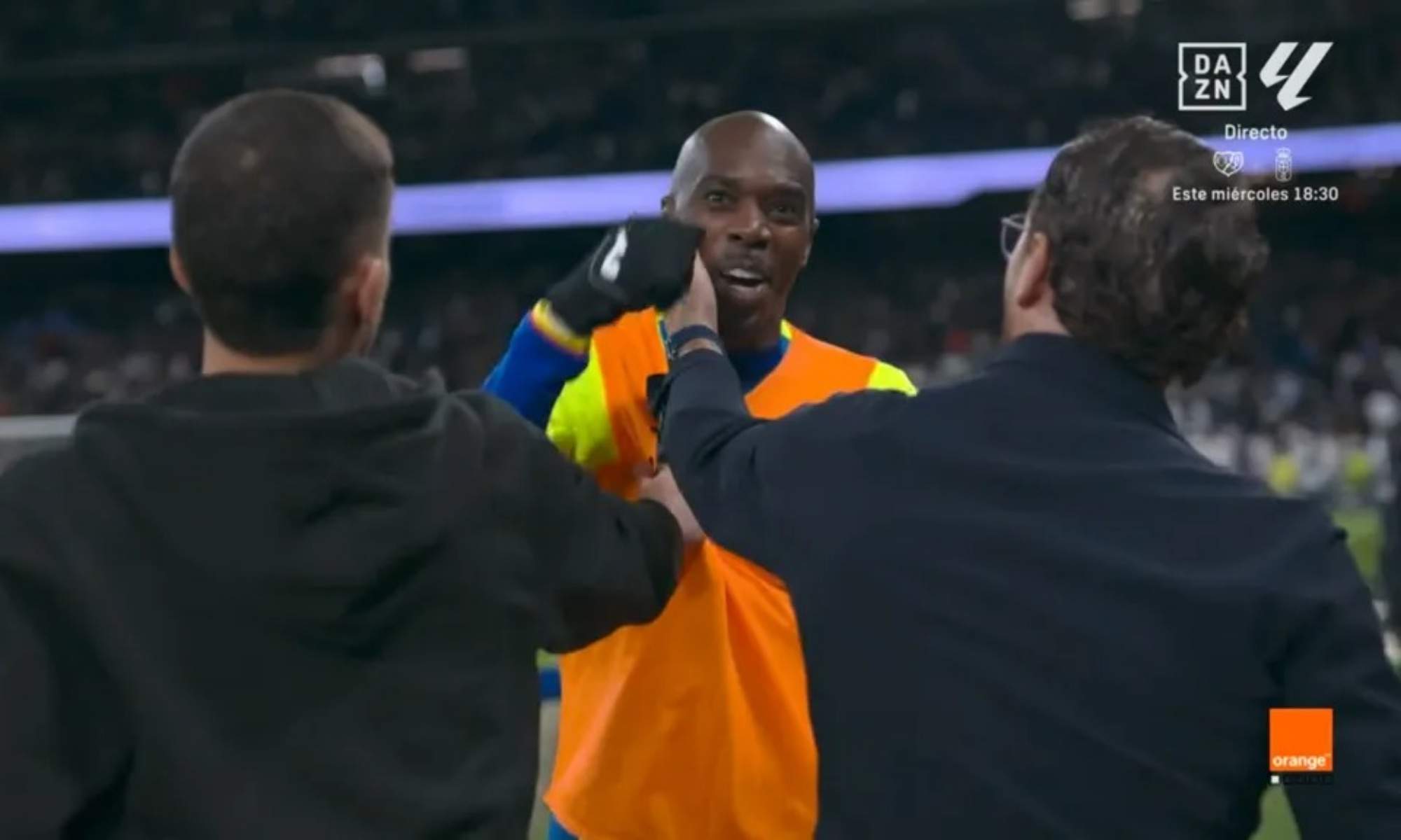 Nyom, futbolista del Getafe, provoca al banquillo del Real Madrid tras el partido y se monta una trifulca con Militao y Vinicius