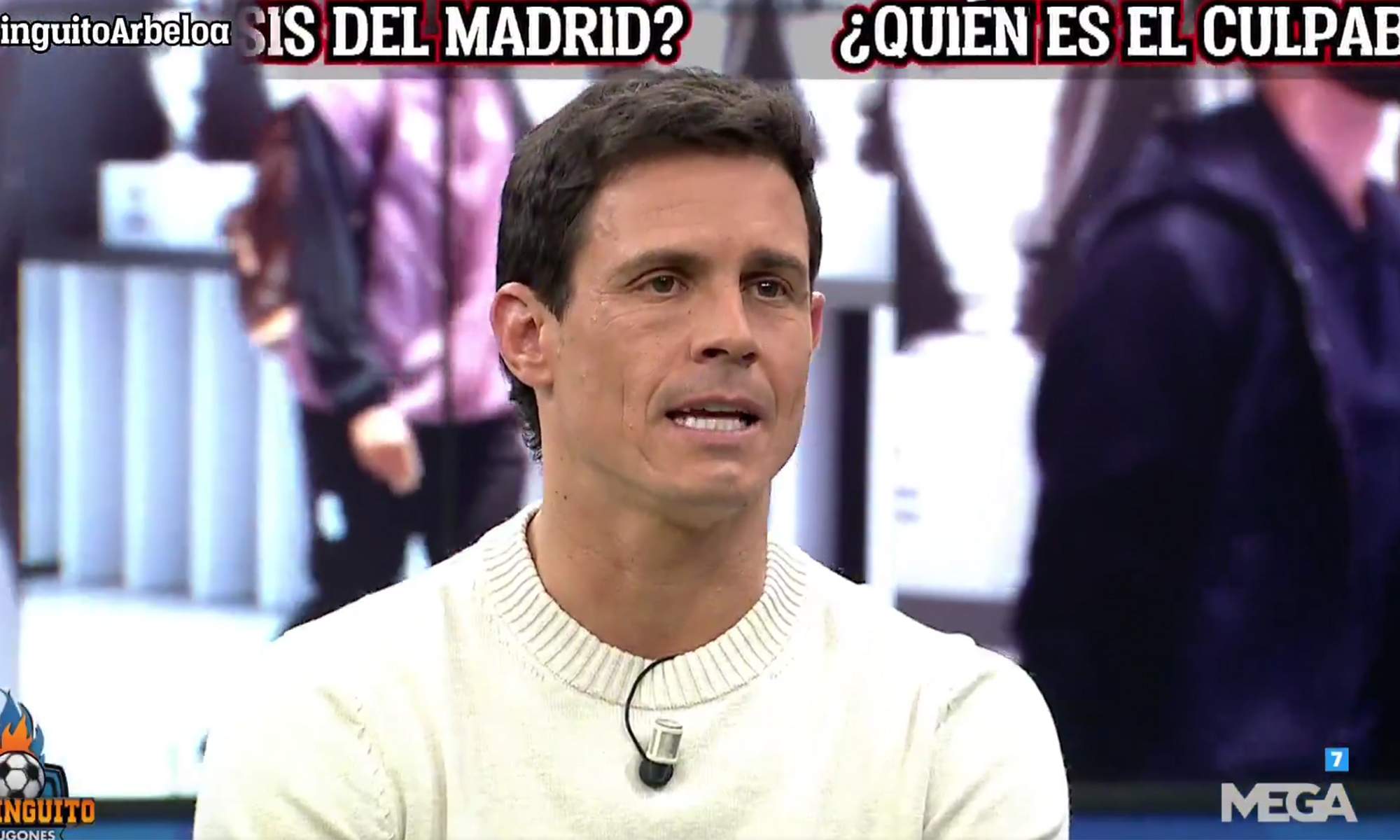 Edu Aguirre dando una noticia en El Chiringuito. 