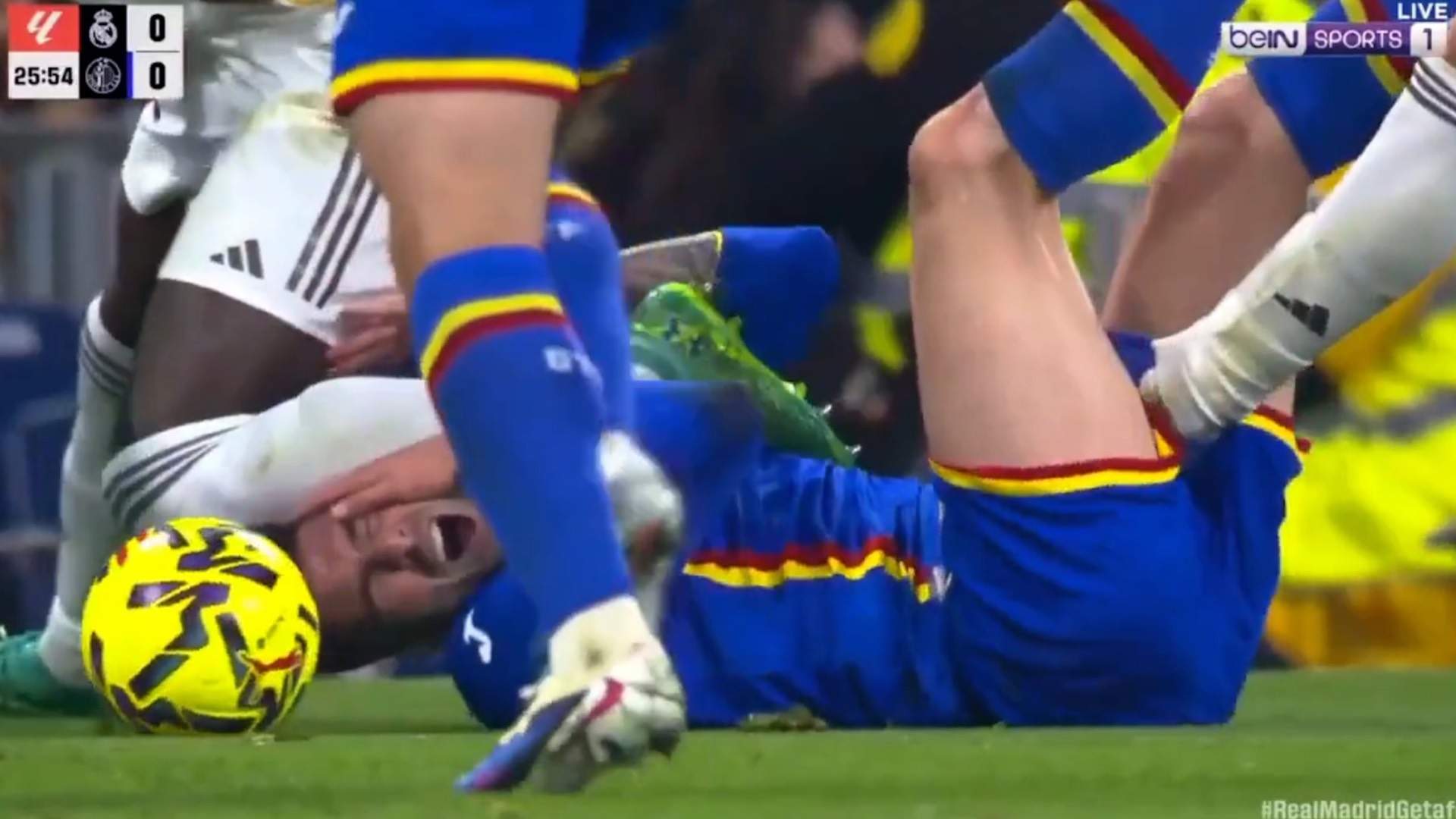 Diego Rico (33), futbolista del Getafe: "Si lo de Rüdiger lo hago yo, me caen 10 partidos como mínimo y se ve en la imagen que podía haberme dejado en el sitio"