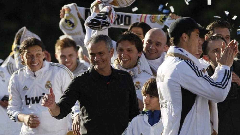 José Mourinho, en la celebración de la Liga de 2012 con el Real Madrid en Cibeles.