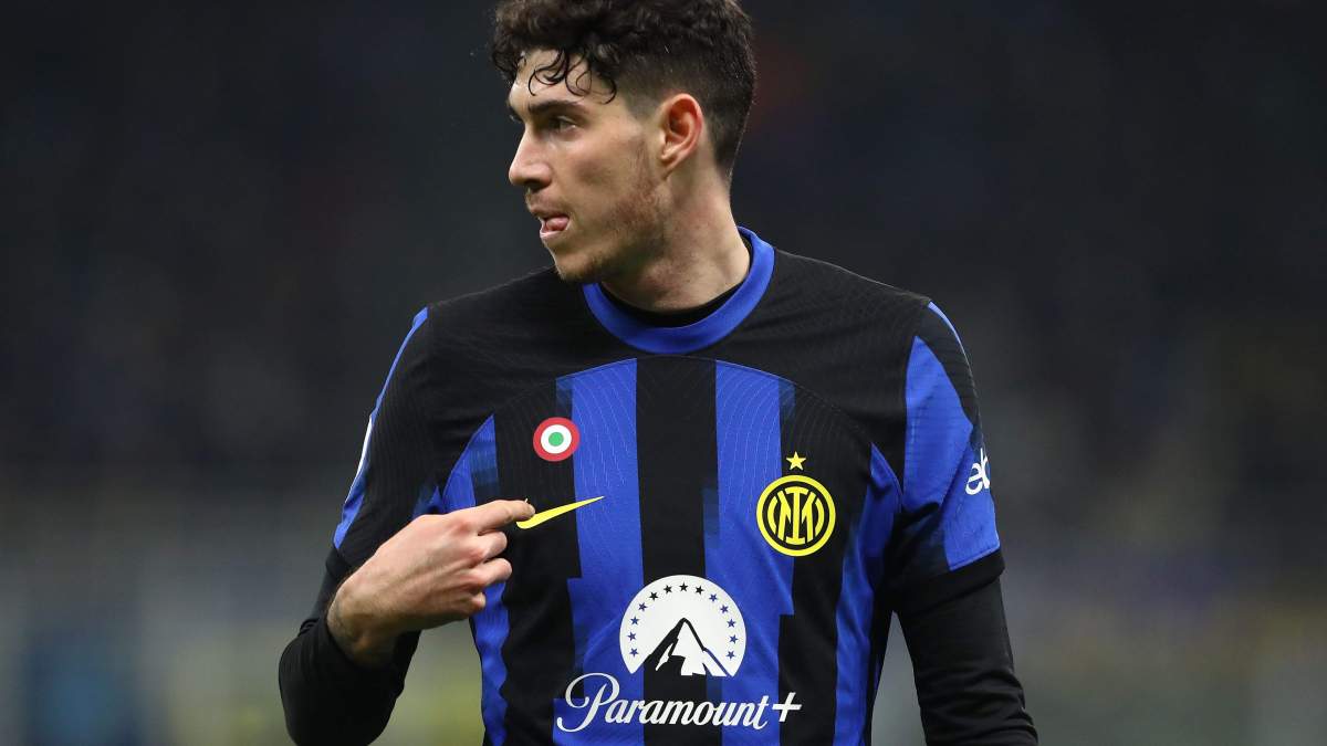 Alessandro Bastoni durante un partido con el Inter de Milán